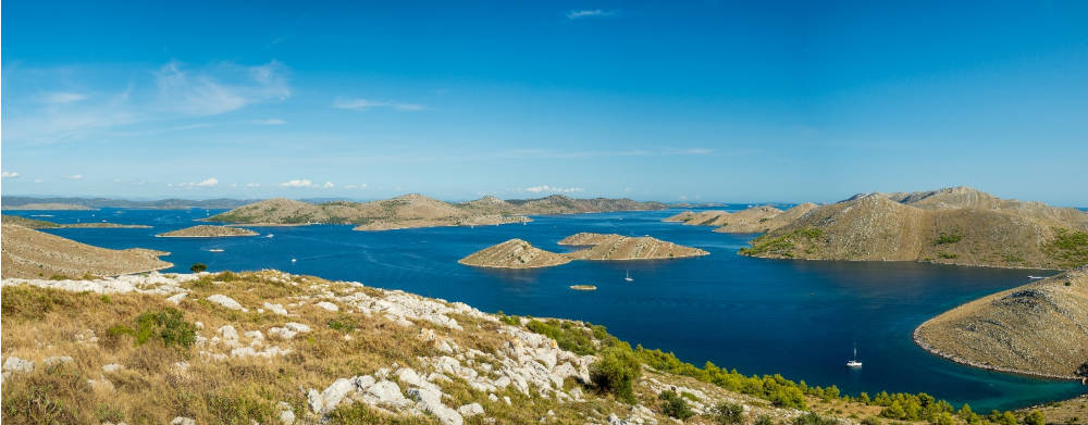 Discover Croatian islands by motor yacht