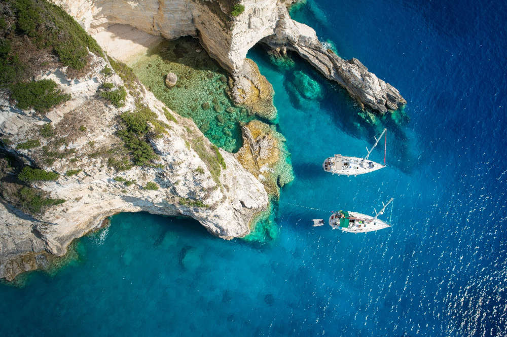 Discover the Split archipelago with a chartered sailing boat 