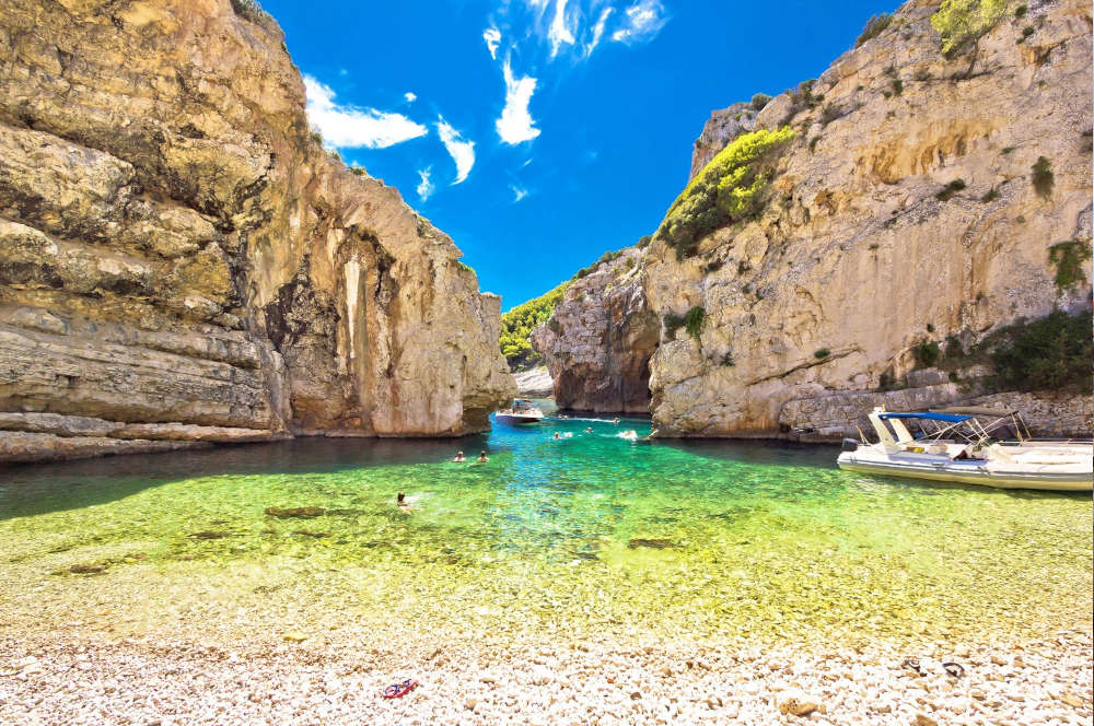 Explore hidden gems of Dalmatia sailing on a luxurious catamaran
