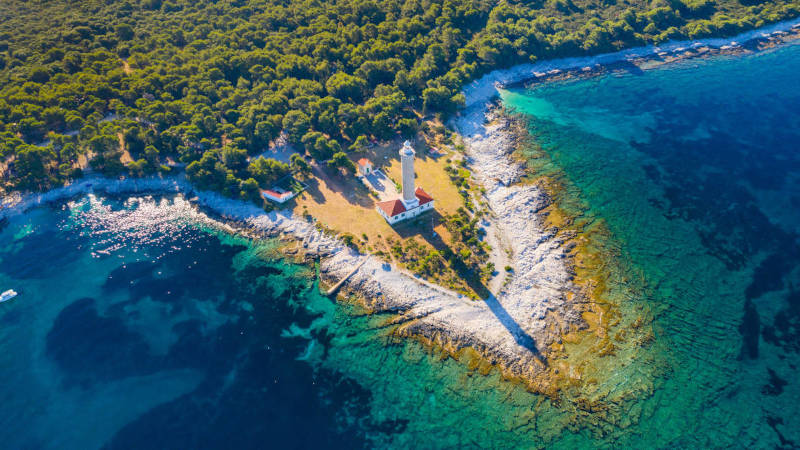 Mieten Sie eine Motoryacht und erkunden Sie die kroatische Küste