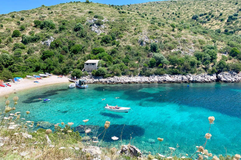 Planen Sie einen perfekten Urlaub in der Region Zadar mit einem Motorbootcharter