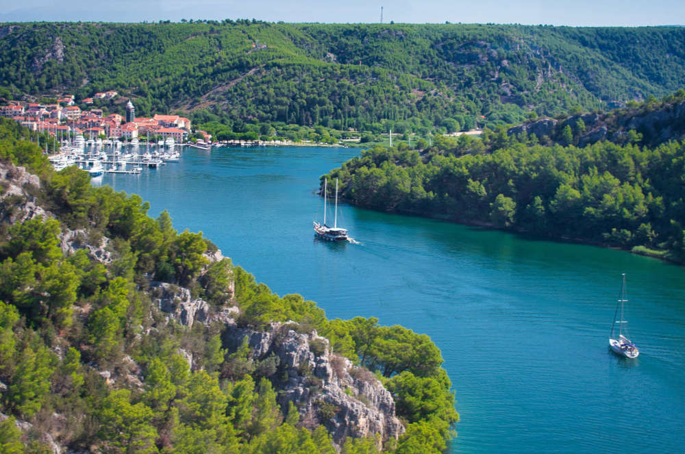 Setzen Sie die Segel zu den Inseln des Archipels von Šibenik und erleben Sie eine Traumreise