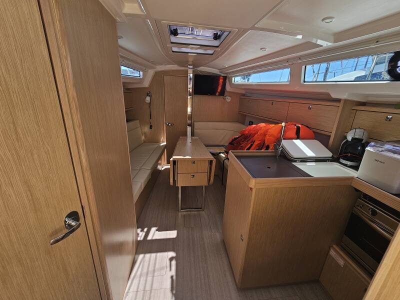 Bavaria Cruiser 34, Ella