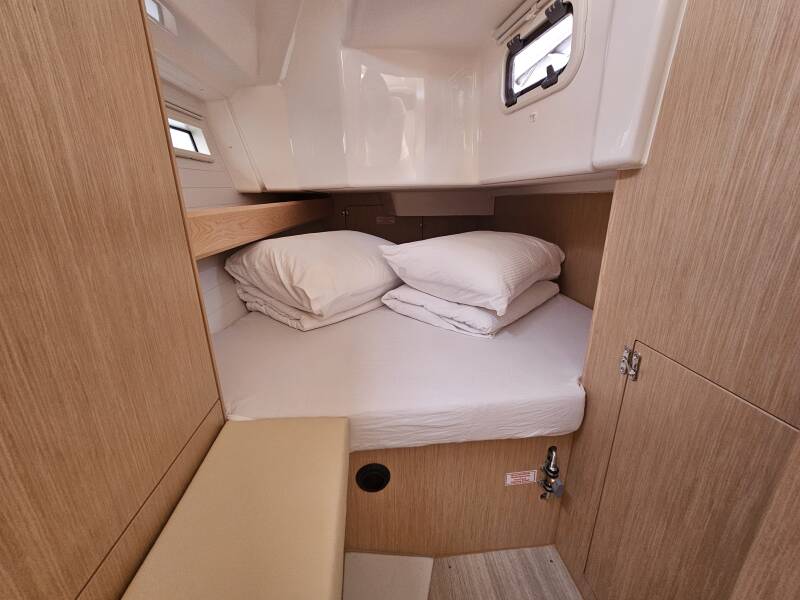 Bavaria Cruiser 34, Ella
