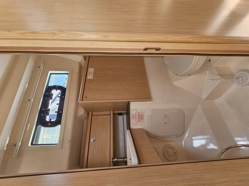 Bavaria Cruiser 34, Ella