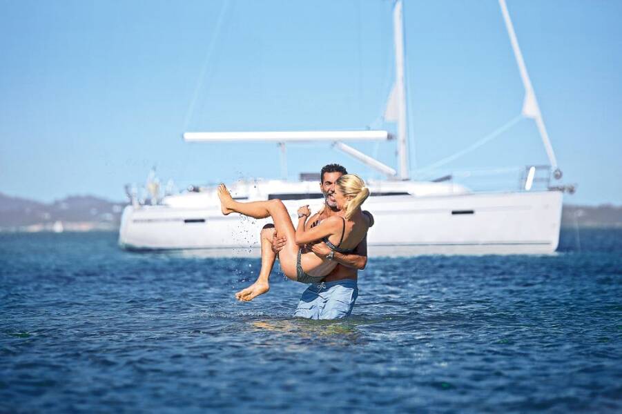 Bavaria Cruiser 37, Maci