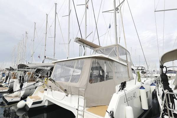 Fountaine Pajot Lucia 40, Luce, A/C - Generator, A/C, Watermaker