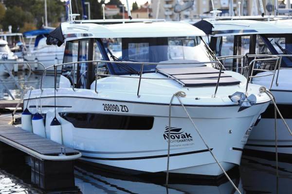 Merry Fisher 895, AQUILA with AC shore power