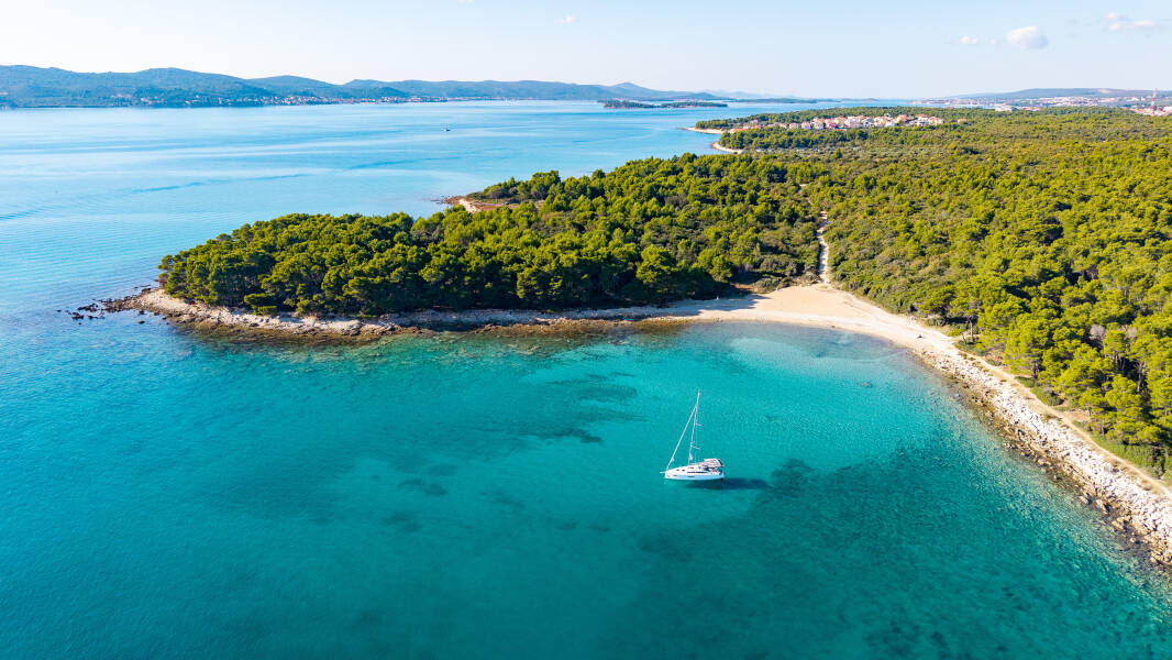 Sun Odyssey 380, Nala