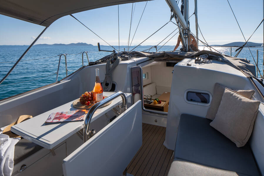 Sun Odyssey 380, Nala