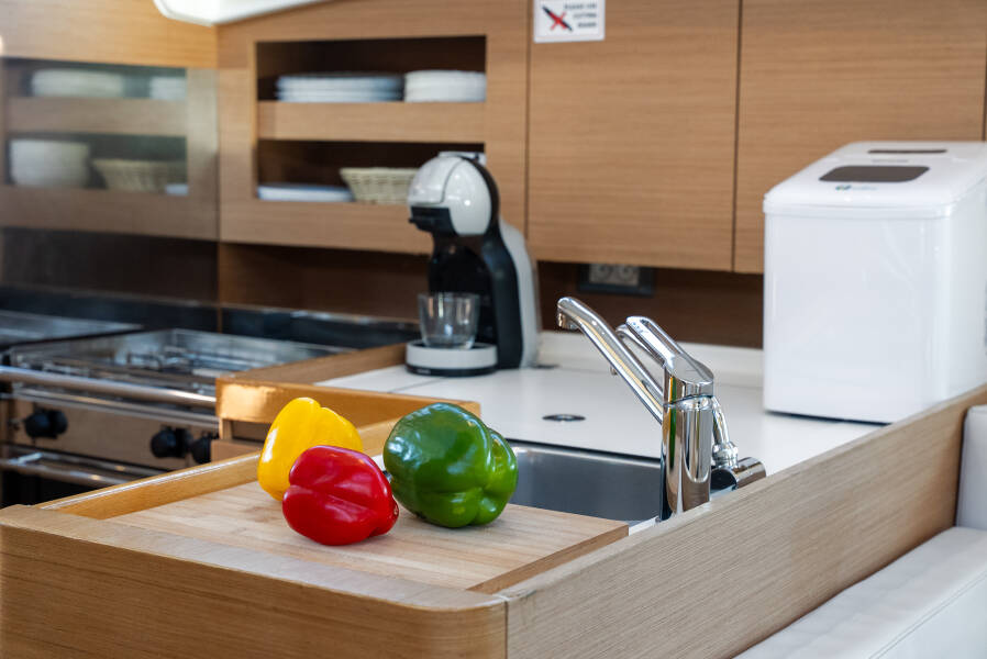 Sun Odyssey 380, Nala