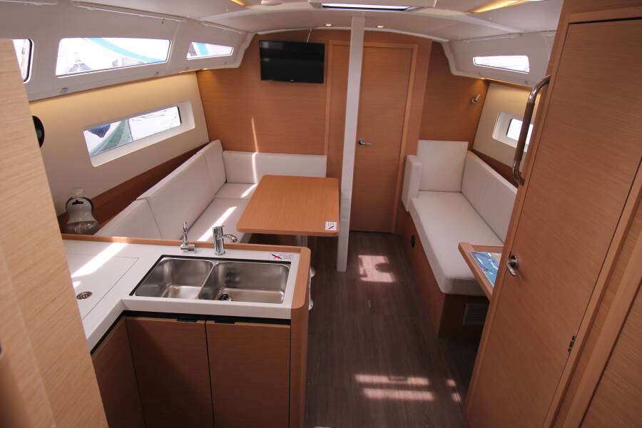 Sun Odyssey 380, Amelie