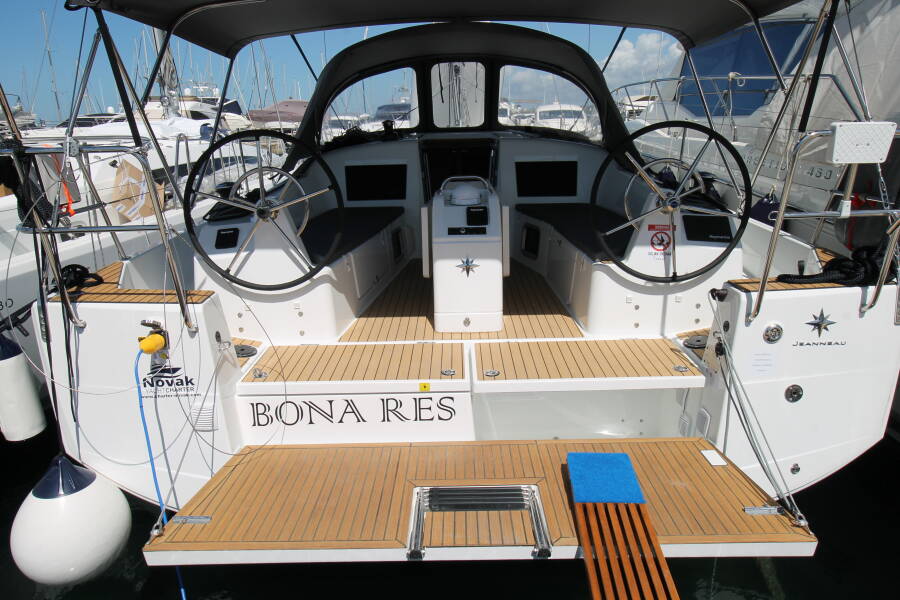 Sun Odyssey 410, Bona Res