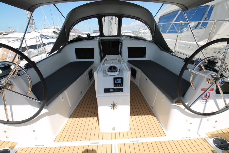 Sun Odyssey 410, Bona Res